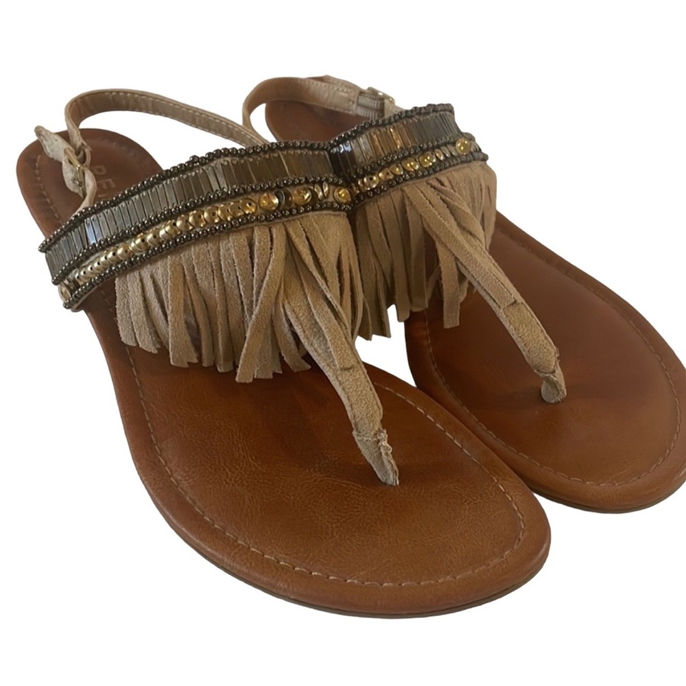 Report Brand Women’s sandals size 9. Great condition!